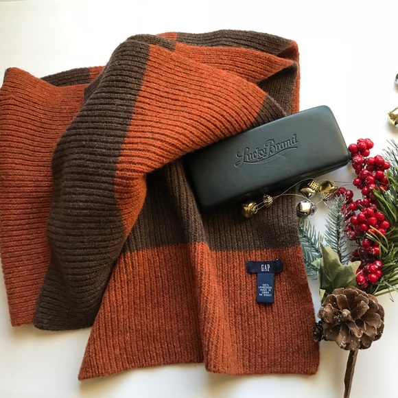 GAP Accessories - * GAP Burnt orange rust brown 100% lambswool scarf